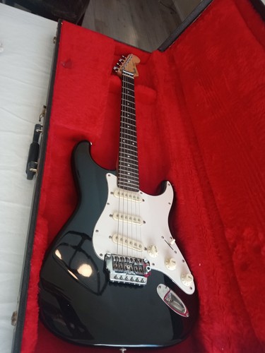Fender stratocaster - fender,